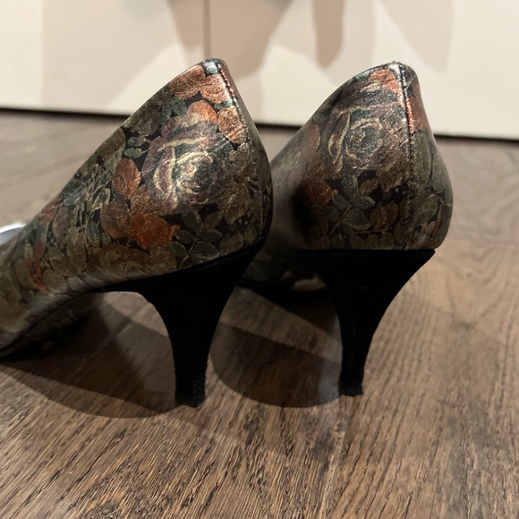 BROWN’S Shoes/Heels Copper Tone Floral Print, Size 39.5, Made In Italy - Picture 4 of 11